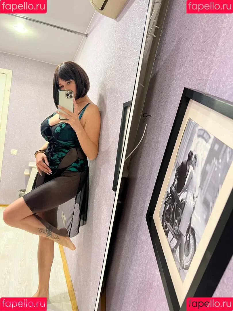Teacher Vikky Onlyfans Photo Gallery 