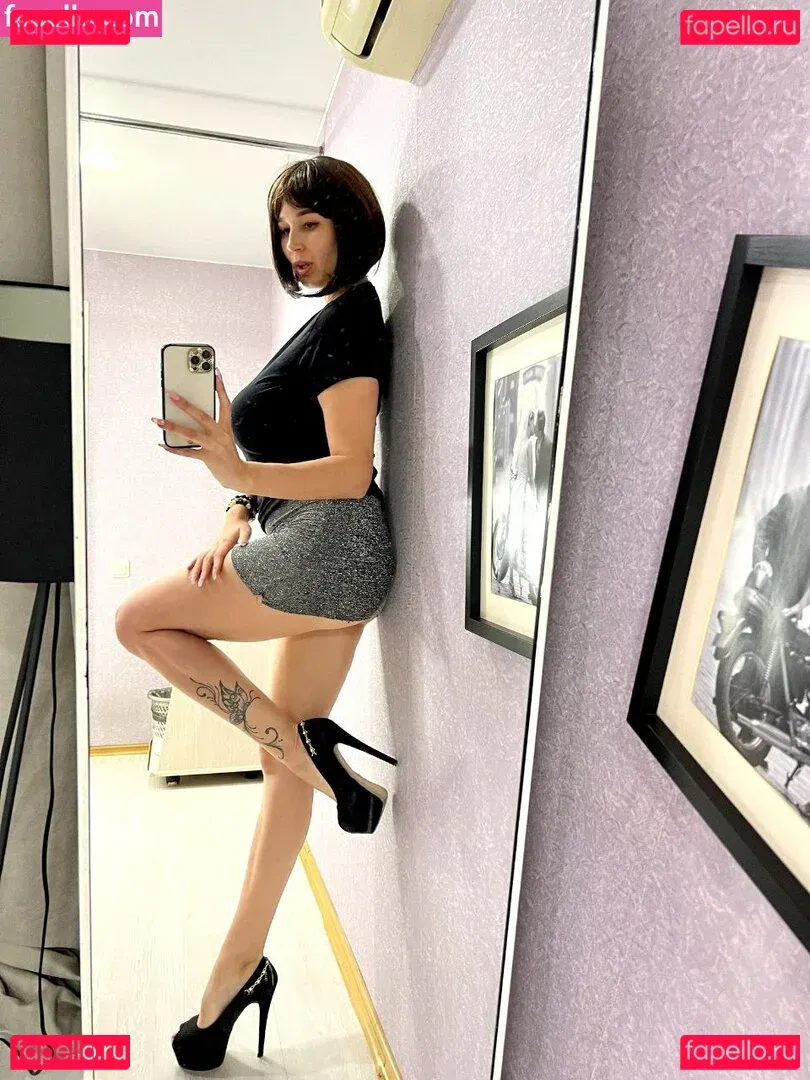 Teacher Vikky Onlyfans Photo Gallery 