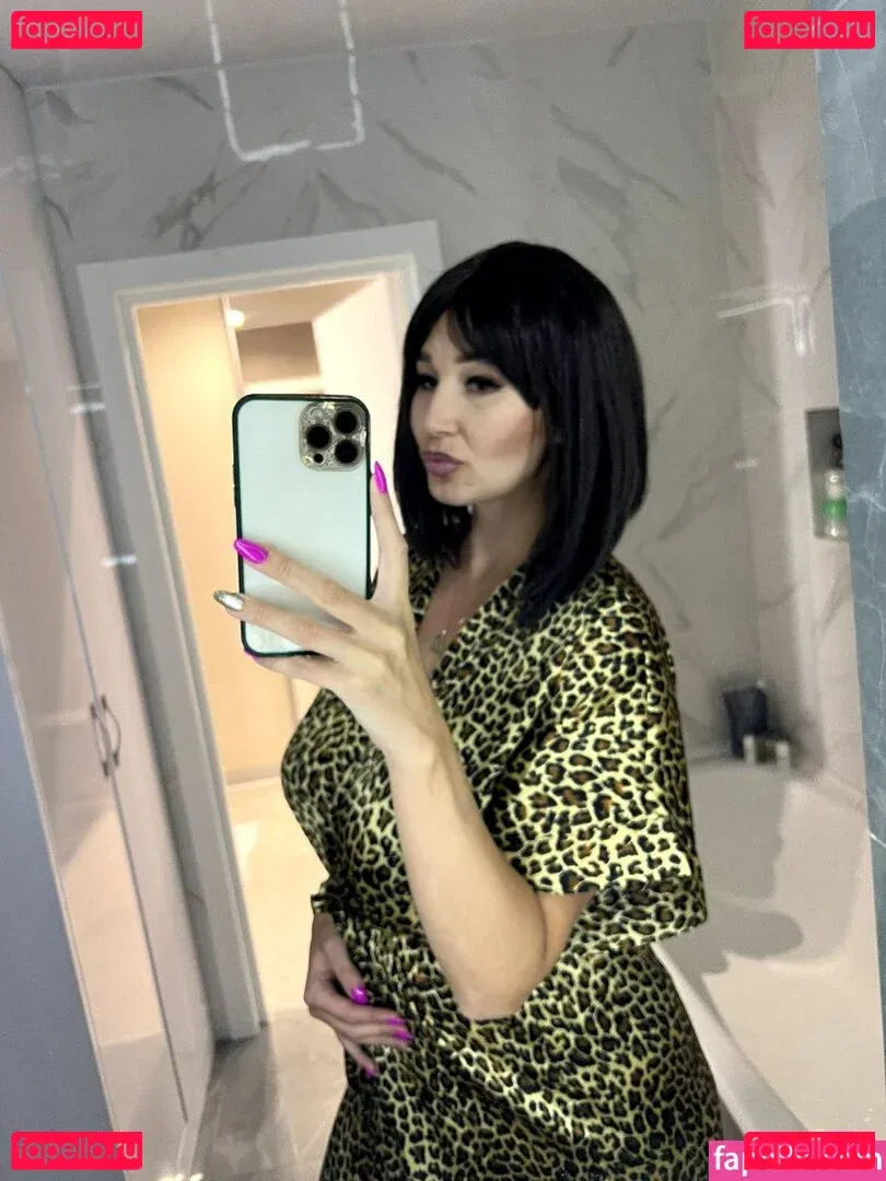 Teacher Vikky Onlyfans Photo Gallery 