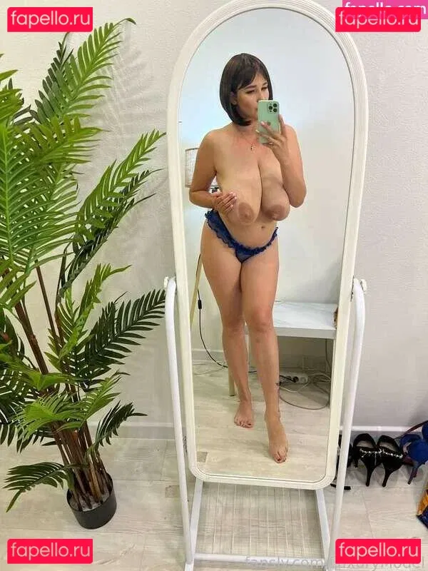 Teacher Vikky Onlyfans Photo Gallery 