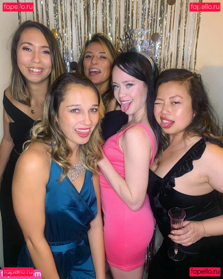 jenhearts247 Onlyfans Photo Gallery 