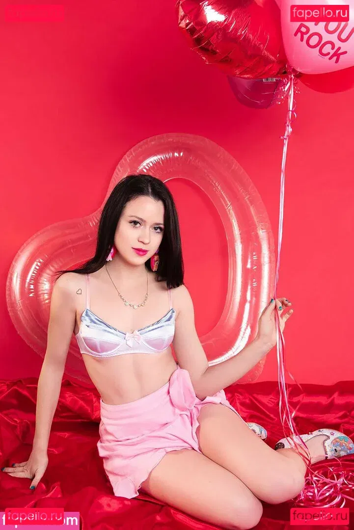 jenhearts247 Onlyfans Photo Gallery 