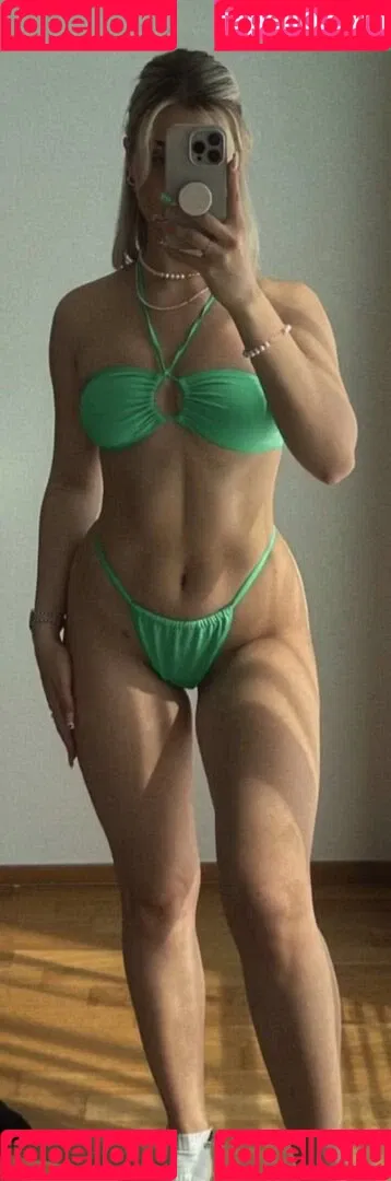 Laura Michelle Onlyfans Photo Gallery 