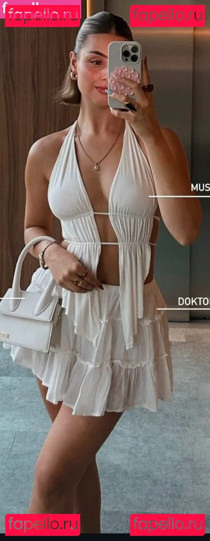 Laura Michelle Onlyfans Photo Gallery 