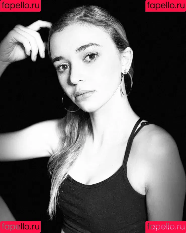 Nikki Roumel Onlyfans Photo Gallery 