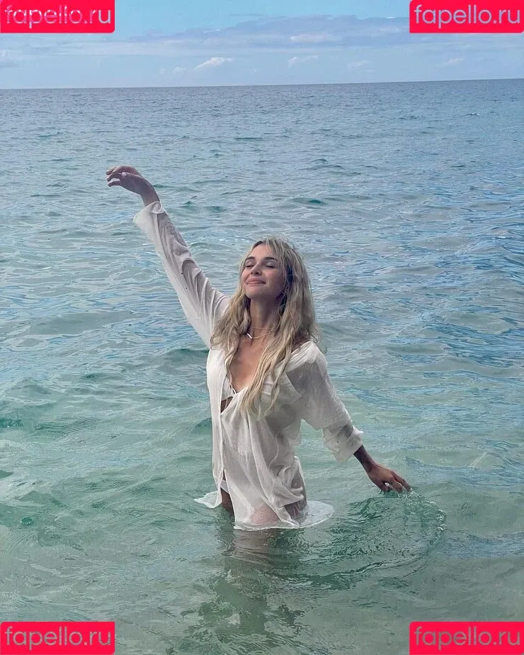 Nikki Roumel Onlyfans Photo Gallery 