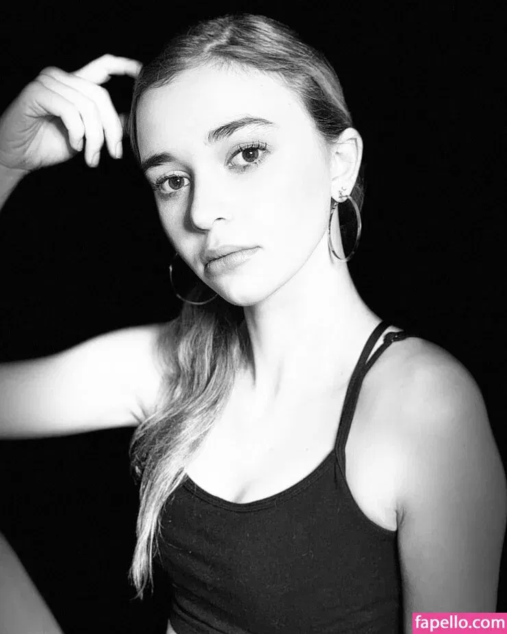 Nikki Roumel Onlyfans Photo Gallery 