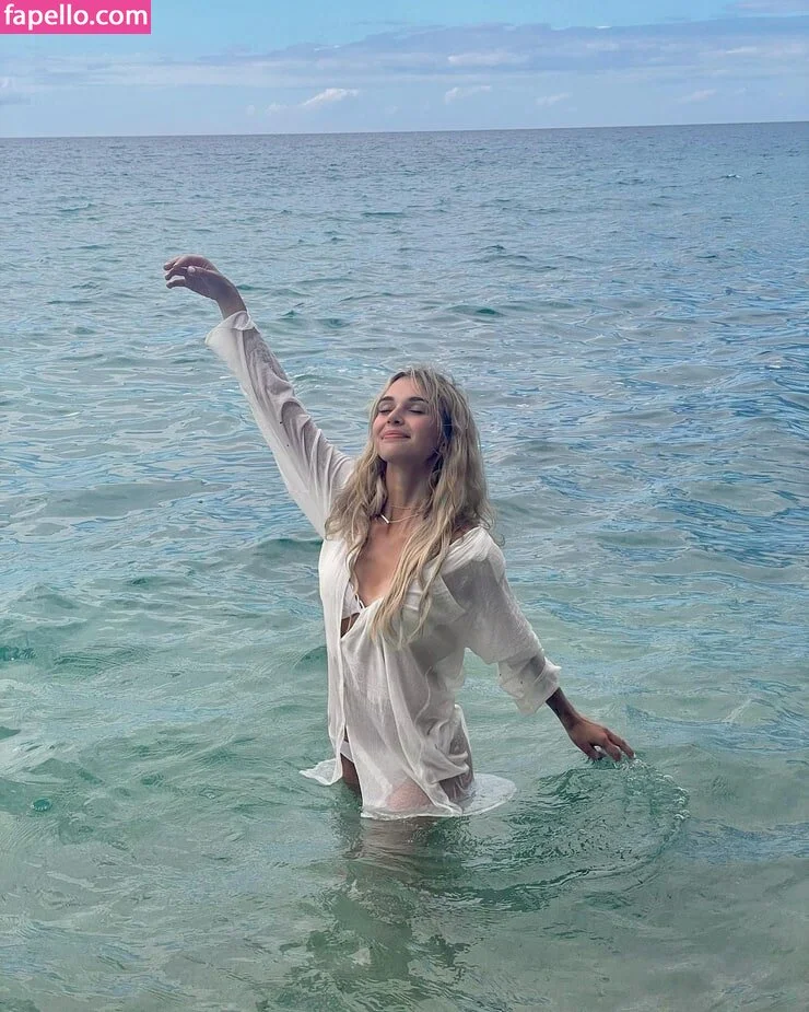 Nikki Roumel Onlyfans Photo Gallery 