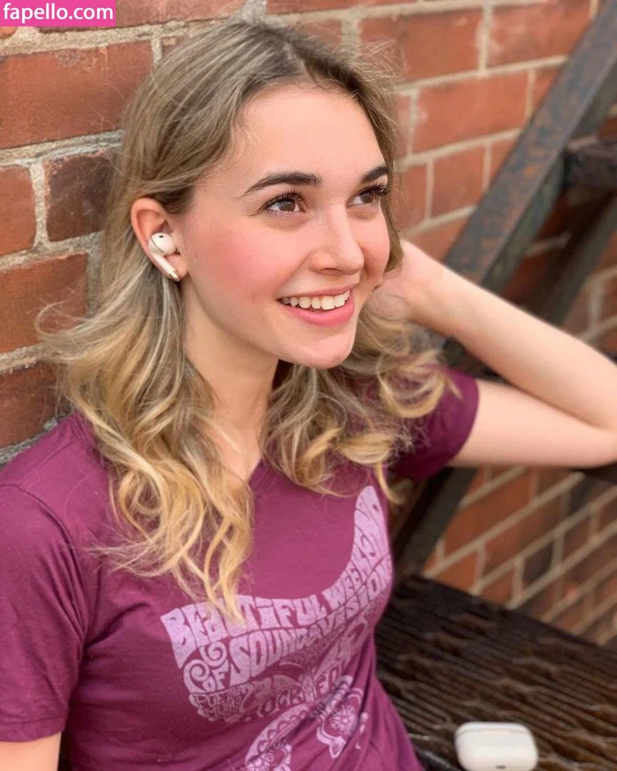 Nikki Roumel Onlyfans Photo Gallery 