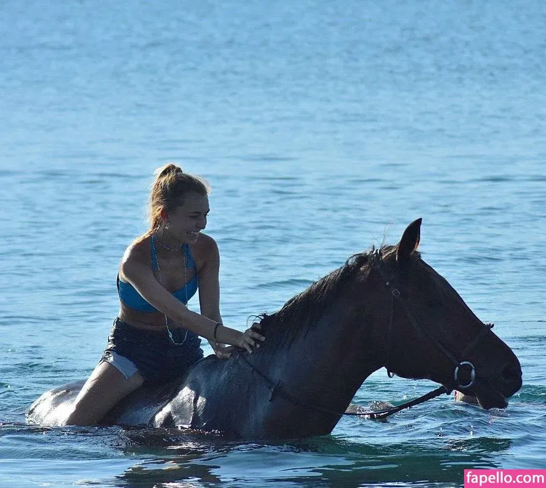 Nikki Roumel Onlyfans Photo Gallery 