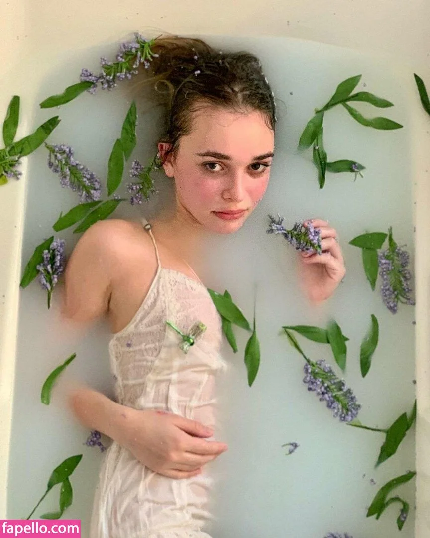 Nikki Roumel Onlyfans Photo Gallery 