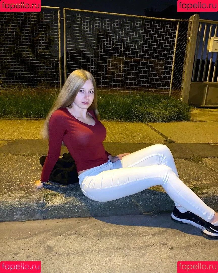Mrs.kuechler Onlyfans Photo Gallery 