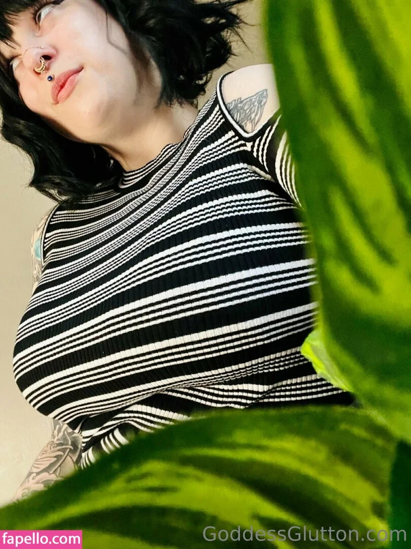 mommyglutton Onlyfans Photo Gallery 