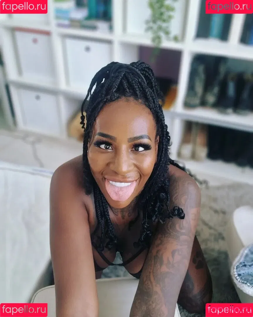 Josy Black Onlyfans Photo Gallery 