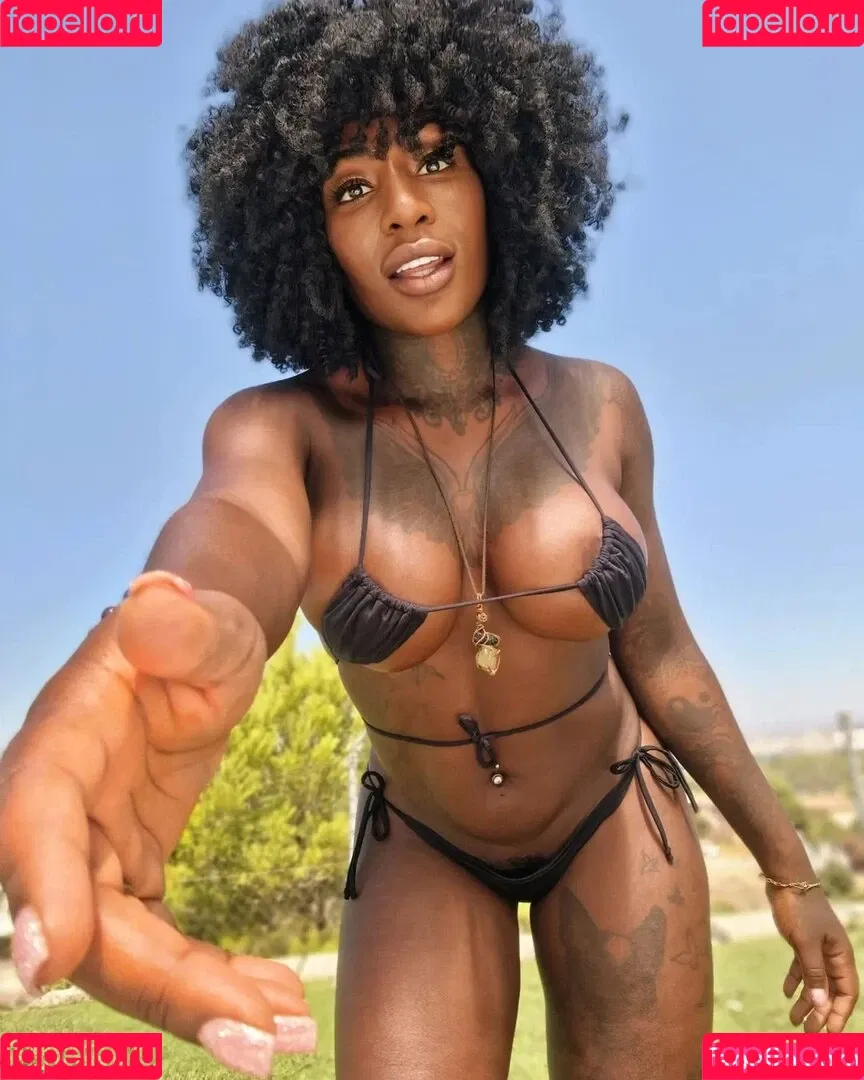 Josy Black Onlyfans Photo Gallery 