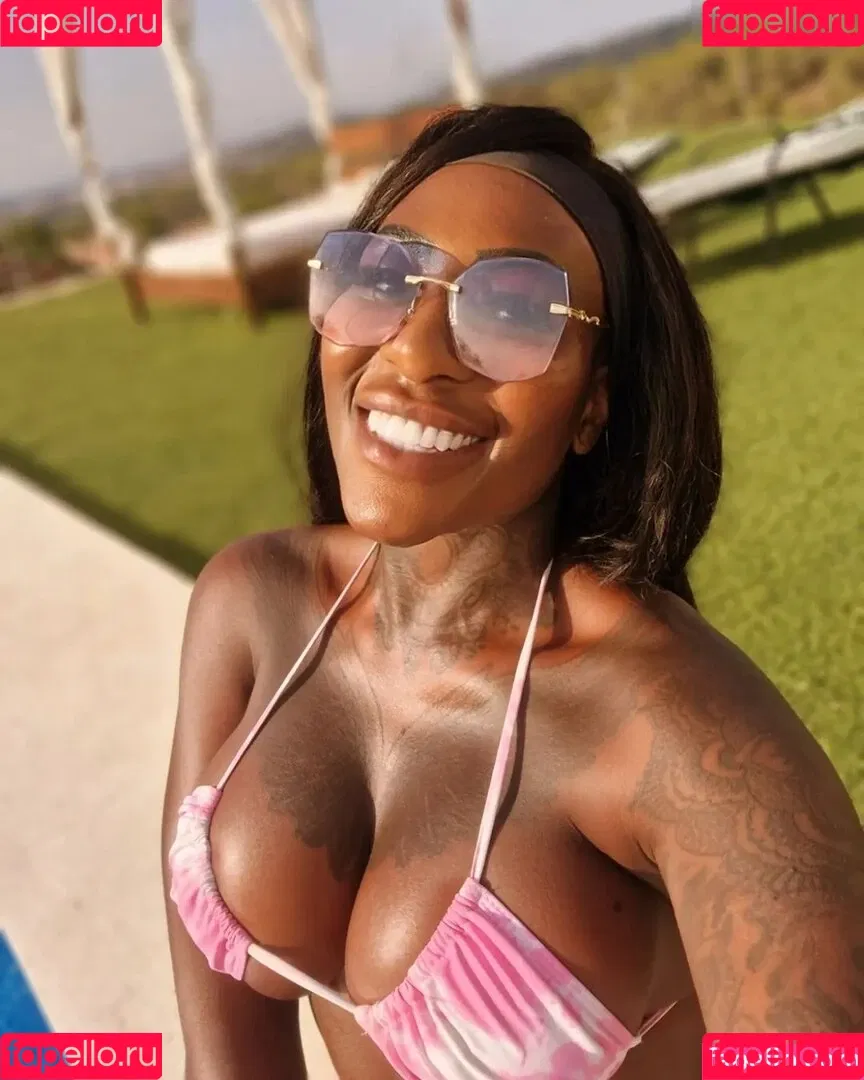 Josy Black Onlyfans Photo Gallery 