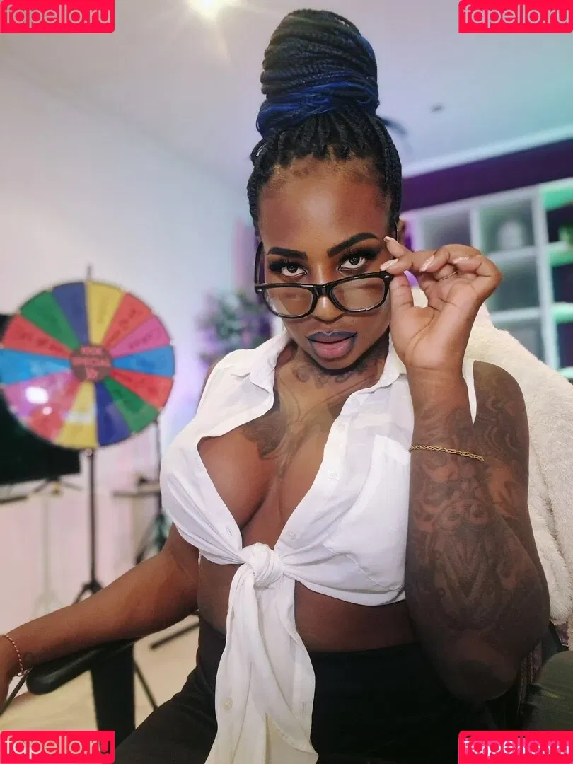 Josy Black Onlyfans Photo Gallery 