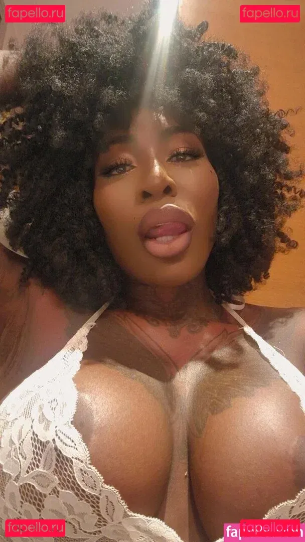 Josy Black Onlyfans Photo Gallery 