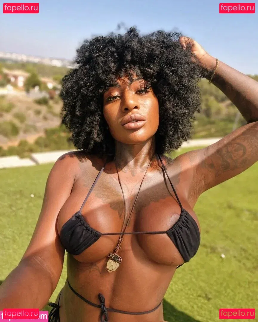 Josy Black Onlyfans Photo Gallery 