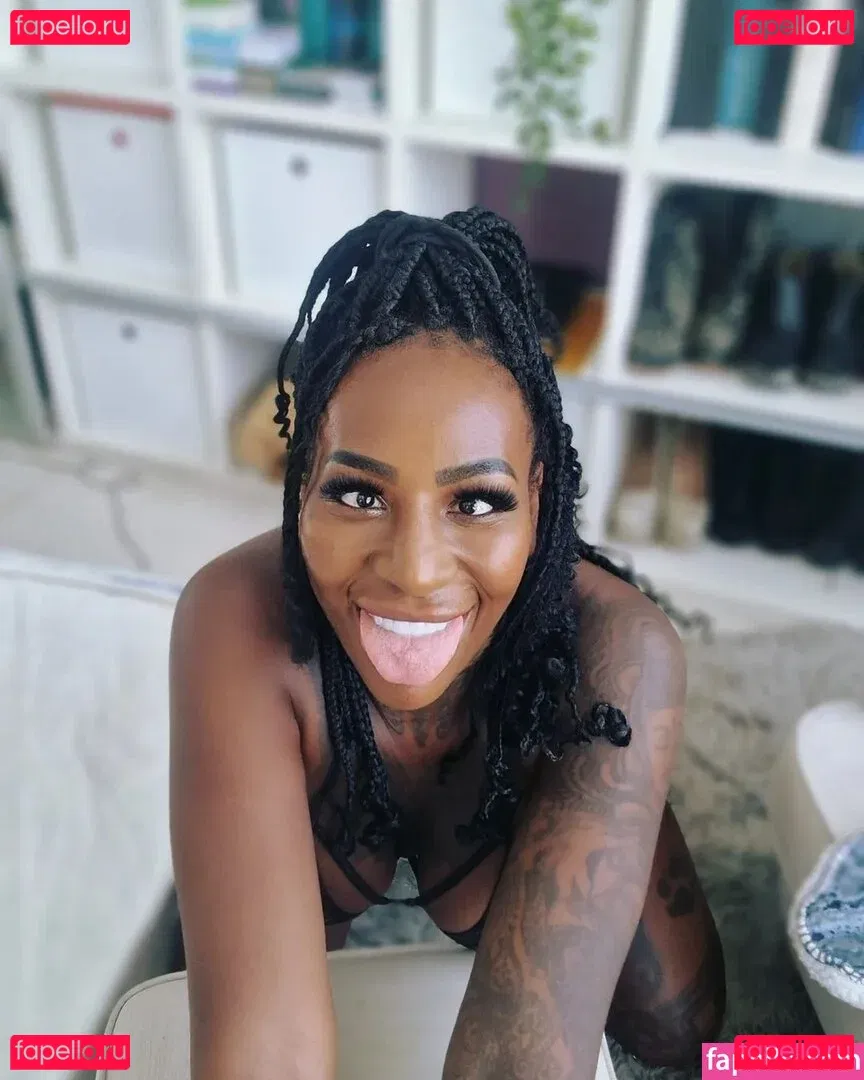 Josy Black Onlyfans Photo Gallery 