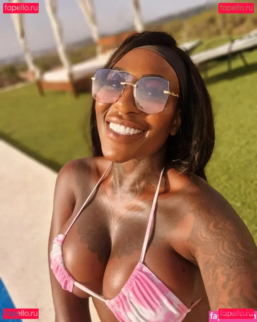Josy Black Onlyfans Photo Gallery 