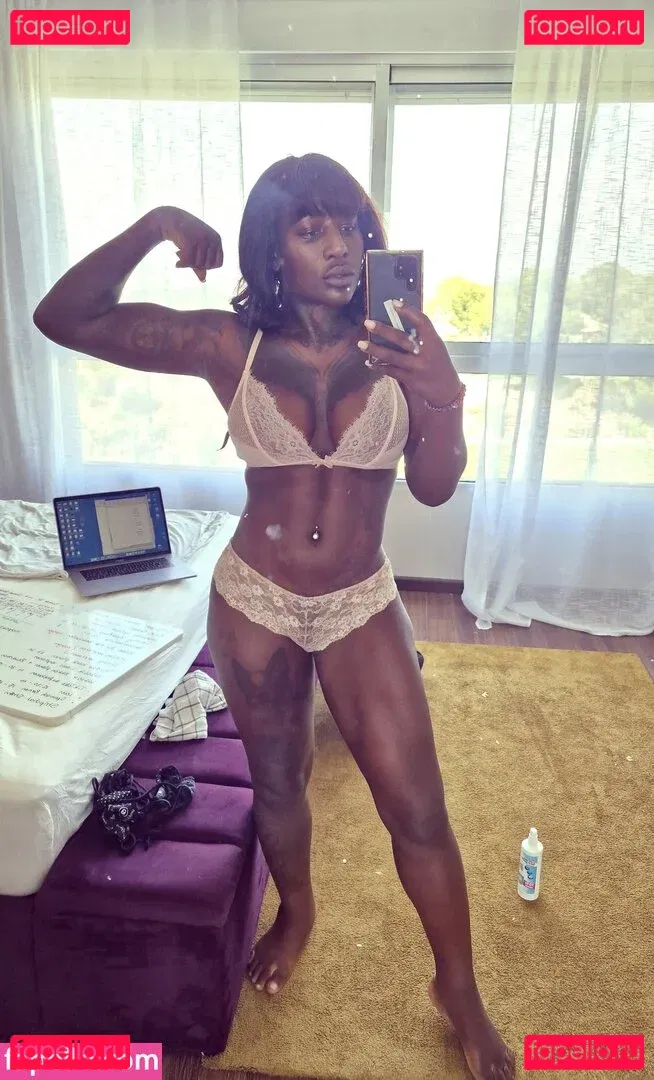Josy Black Onlyfans Photo Gallery 