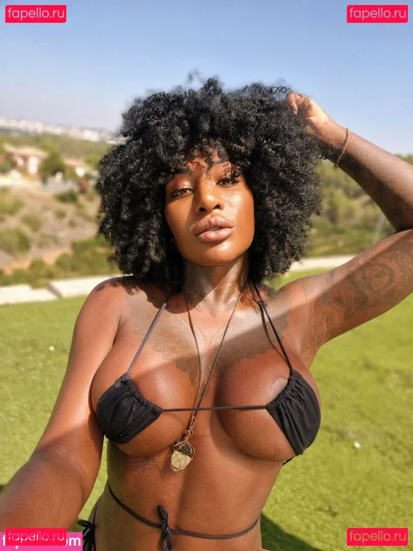 Josy Black Onlyfans Photo Gallery 