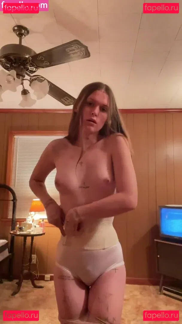 Ethel Cain Onlyfans Photo Gallery 