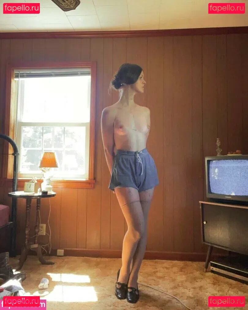 Ethel Cain Onlyfans Photo Gallery 