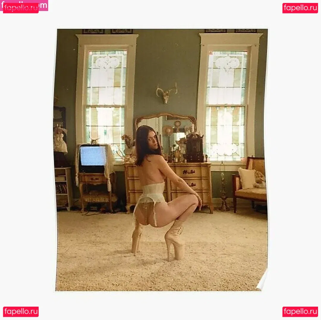 Ethel Cain Onlyfans Photo Gallery 