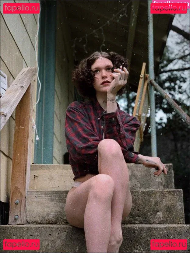 Ethel Cain Onlyfans Photo Gallery 