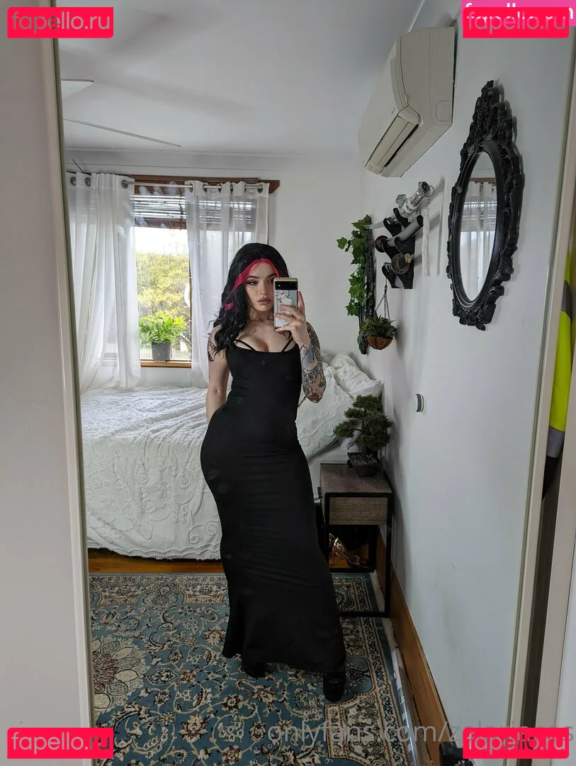 Zalariacos Onlyfans Photo Gallery 