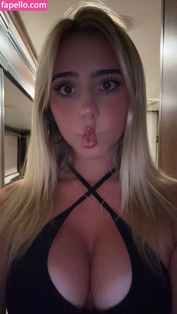 Hippicam Onlyfans Photo Gallery 