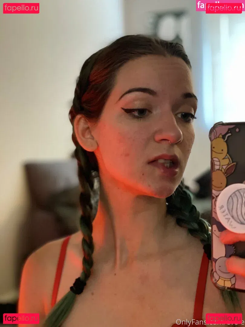 EveElliot Onlyfans Photo Gallery 