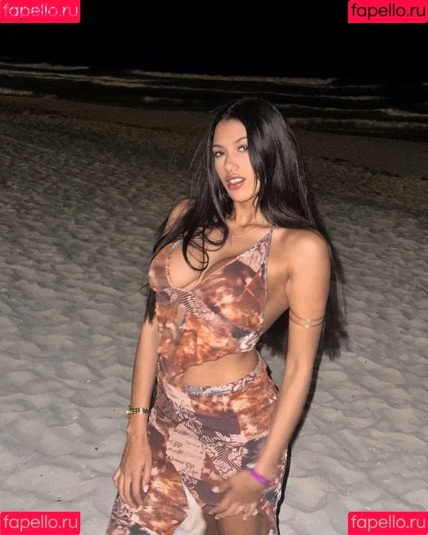 Floppy Abril Onlyfans Photo Gallery 