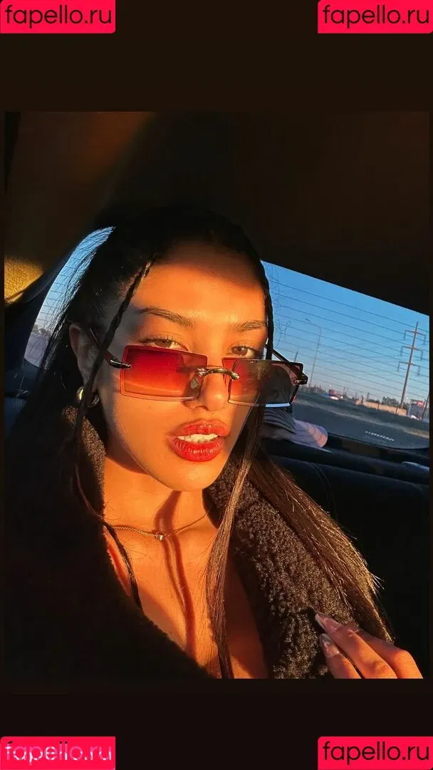 Floppy Abril Onlyfans Photo Gallery 