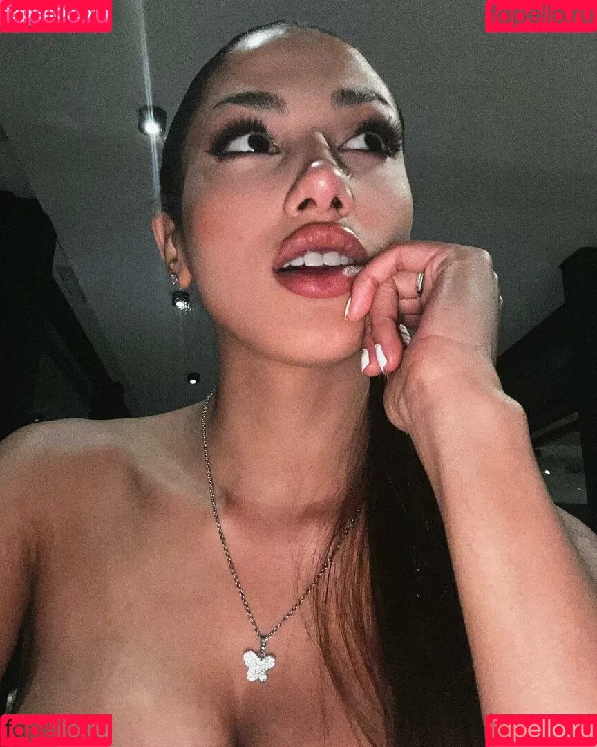Floppy Abril Onlyfans Photo Gallery 