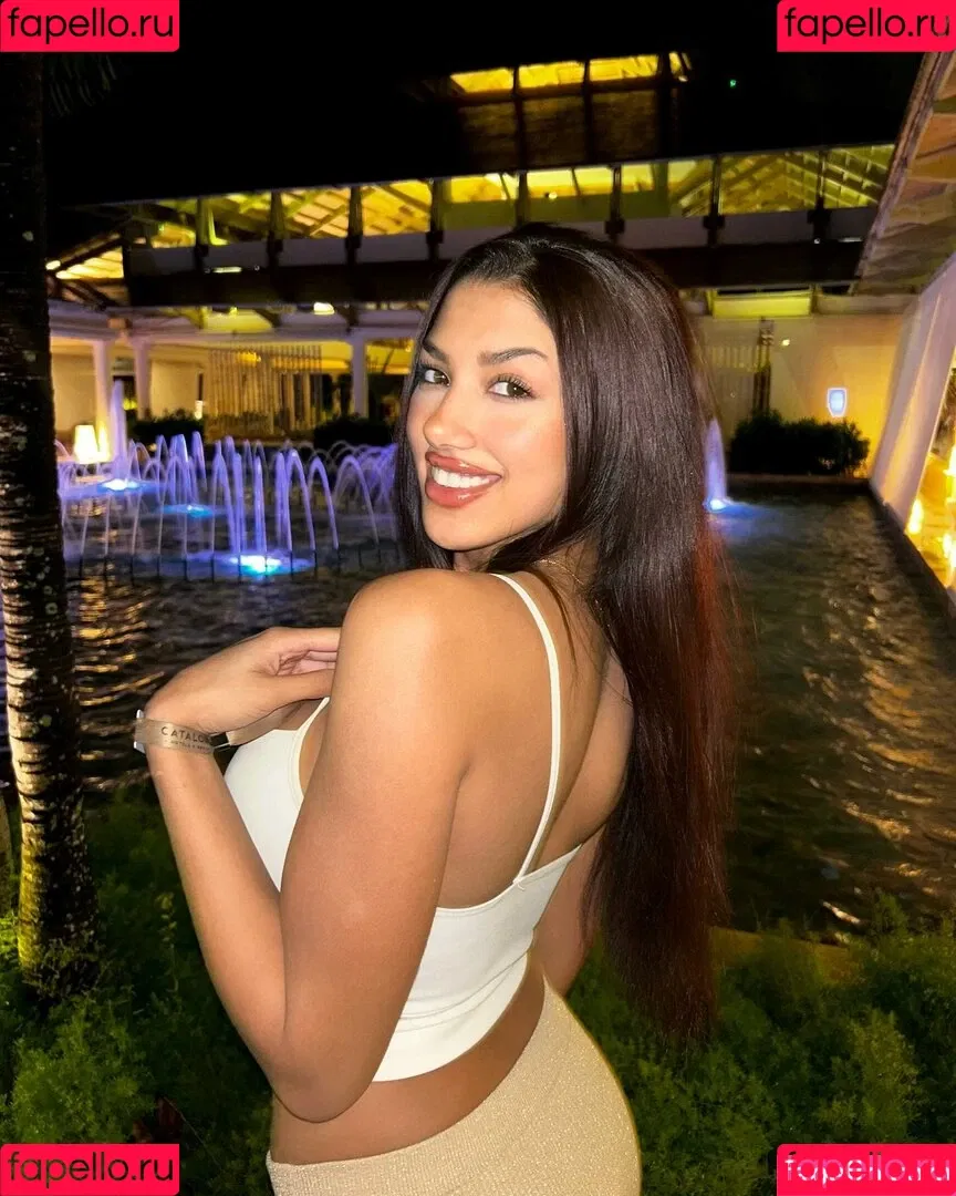 Floppy Abril Onlyfans Photo Gallery 