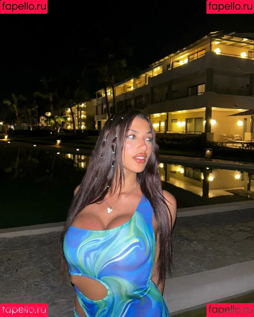 Floppy Abril Onlyfans Photo Gallery 