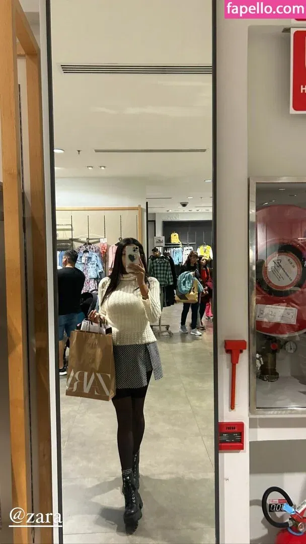 Floppy Abril Onlyfans Photo Gallery 