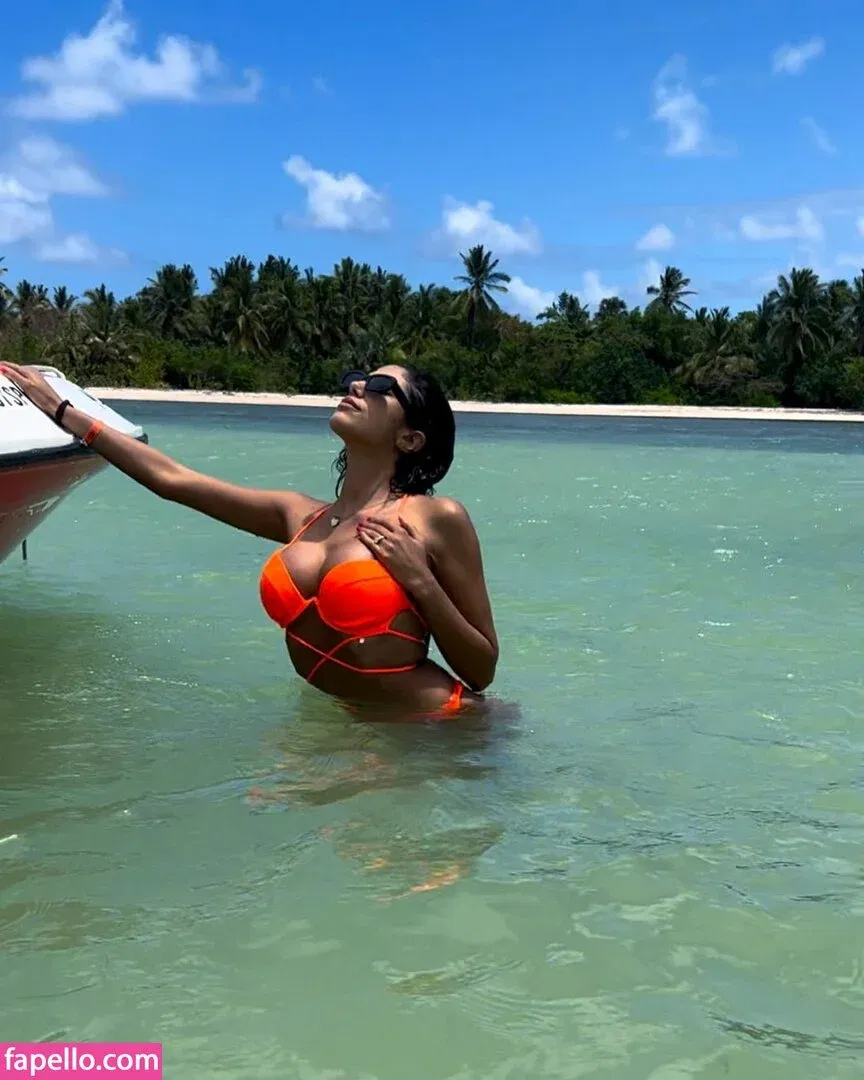 Floppy Abril Onlyfans Photo Gallery 