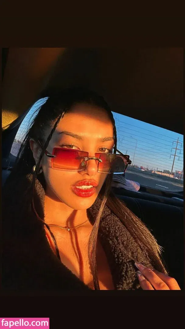 Floppy Abril Onlyfans Photo Gallery 