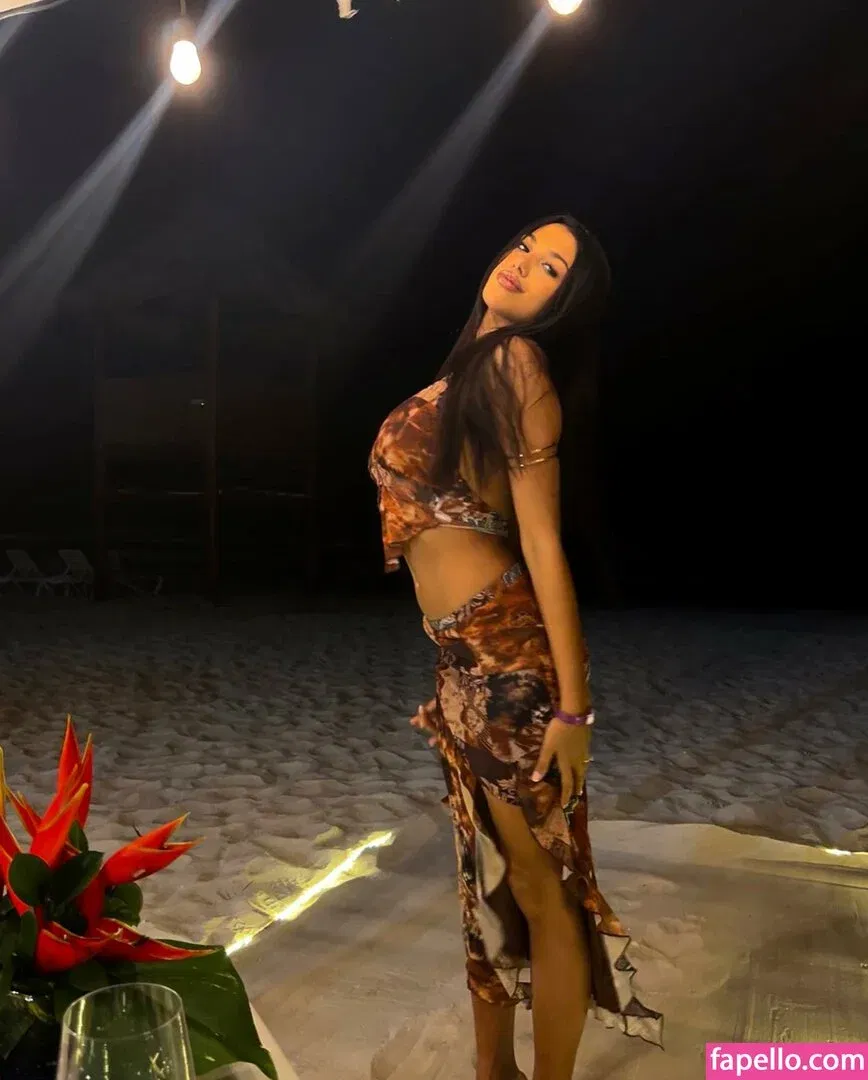 Floppy Abril Onlyfans Photo Gallery 