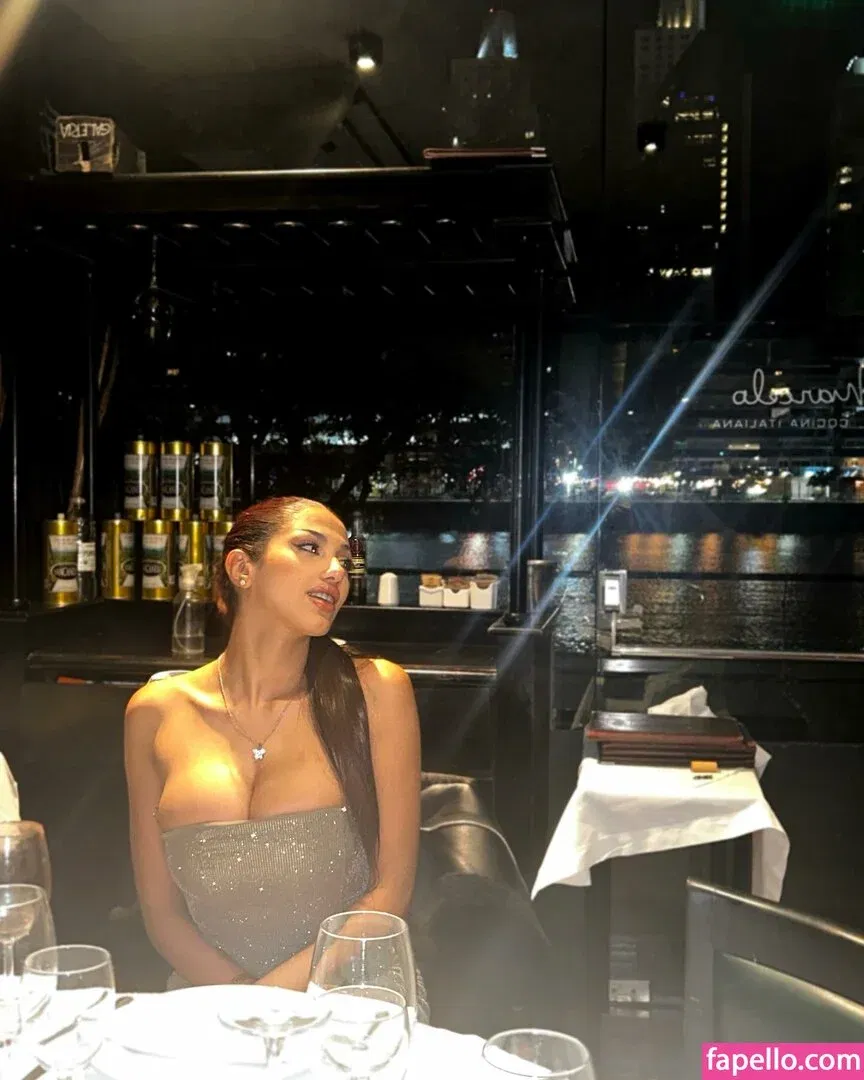 Floppy Abril Onlyfans Photo Gallery 