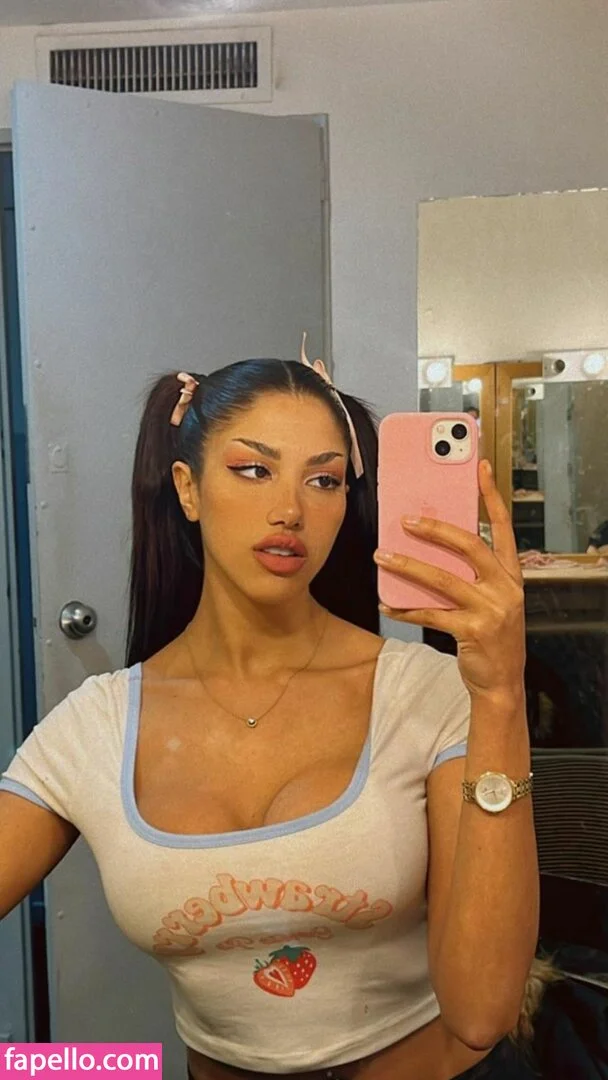 Floppy Abril Onlyfans Photo Gallery 