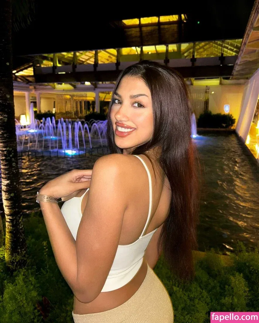 Floppy Abril Onlyfans Photo Gallery 