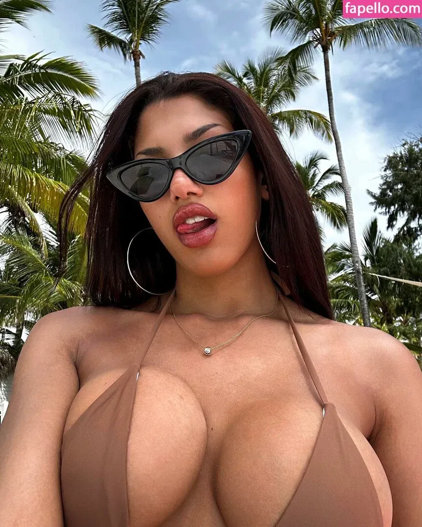 Floppy Abril Onlyfans Photo Gallery 