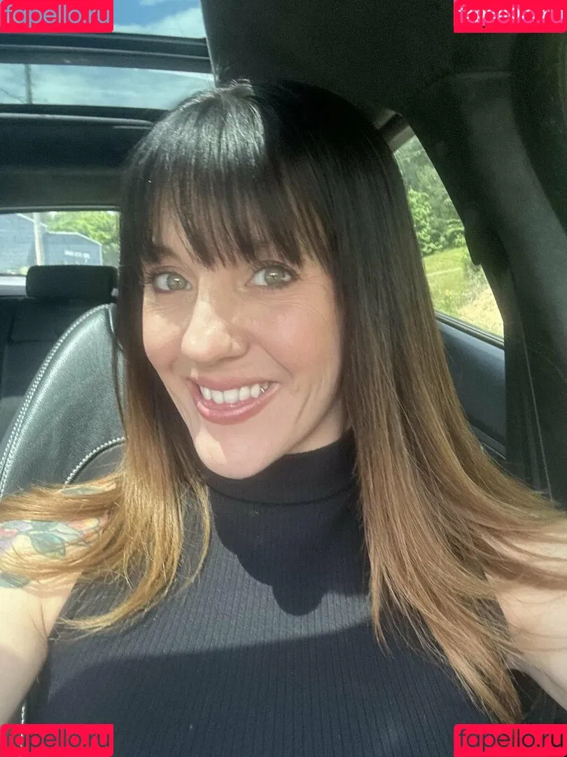 onegoodbumblebee Onlyfans Photo Gallery 