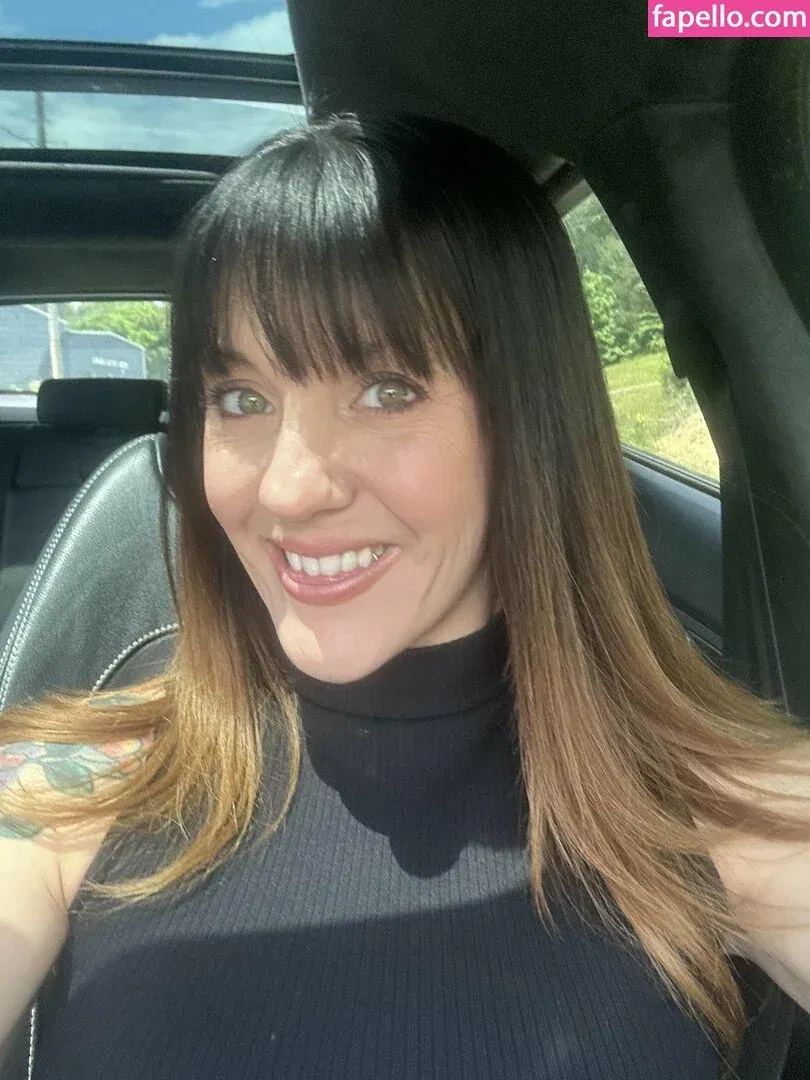 onegoodbumblebee Onlyfans Photo Gallery 