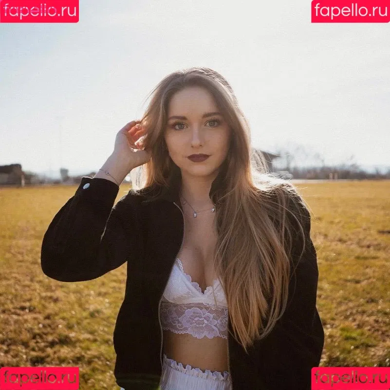 melaniehfl Onlyfans Photo Gallery 
